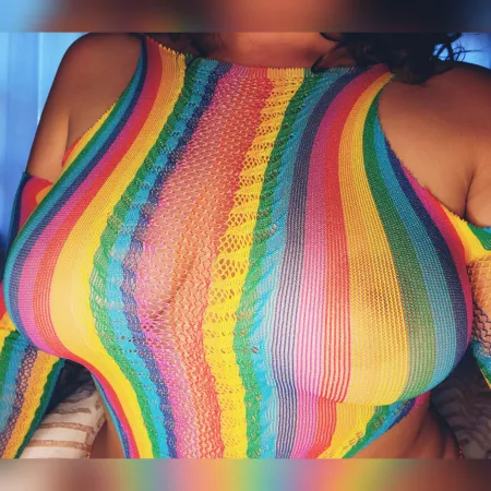 Happy Fishnet Friday ❤🧡💛💚💙💜