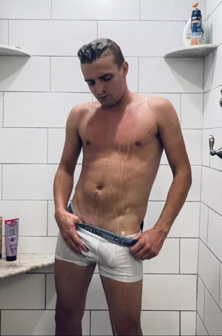Happy Friday, fellas 🚿