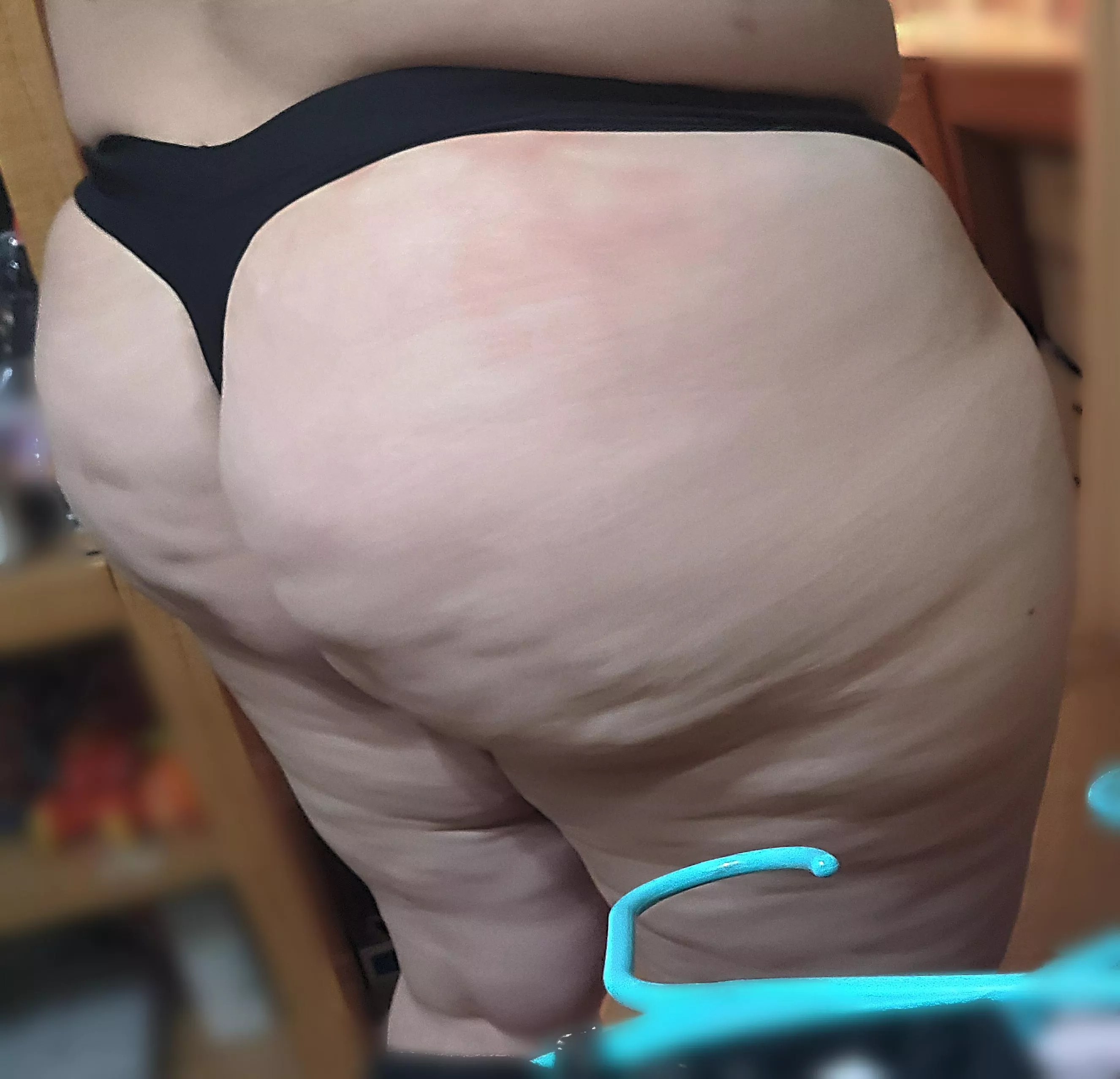 Happy Friday. I hope somebody enjoys my fat ass as much as I enjoy showing it off. 😚