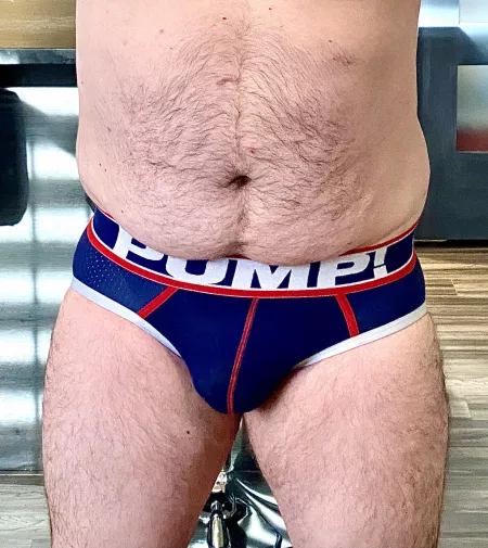 Happy Friday in briefs 😁