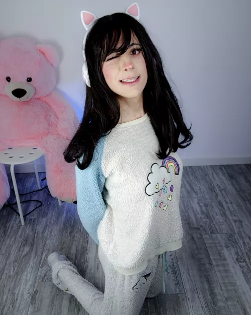 happy halloween🐰😼💕 (im chillin at home)