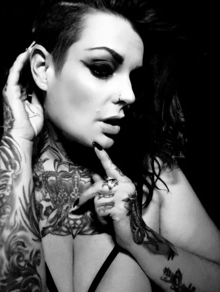 Happy Monday babes! 💋🖤🔪