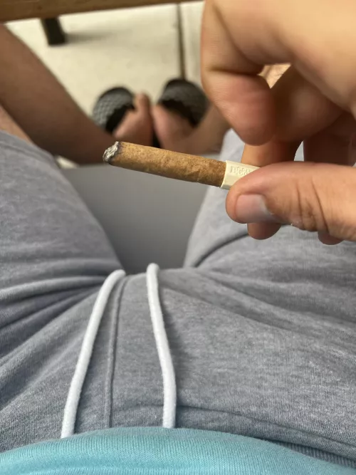 happy monday, still not sure if i’m gonna participate in NNN 👀