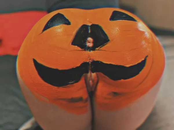 Happy October 🎃! Wanna cum turn me into a piece of Pumpkin Pie?