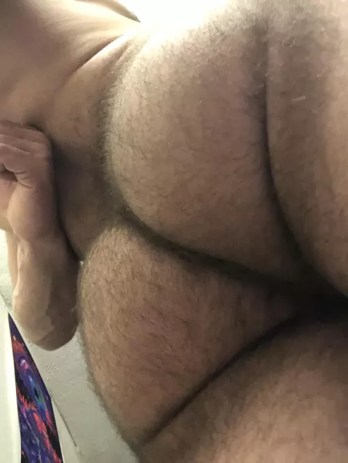 Happy Saturday!! 😘🍑