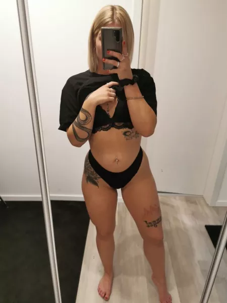 have you ever had a girl that looked like this? have you ever had a girl that looked like this?