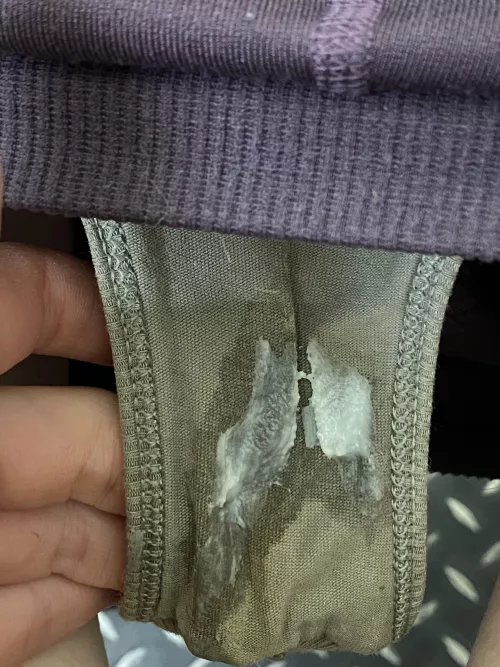 Here is Lola again, showing off her creams 🤍