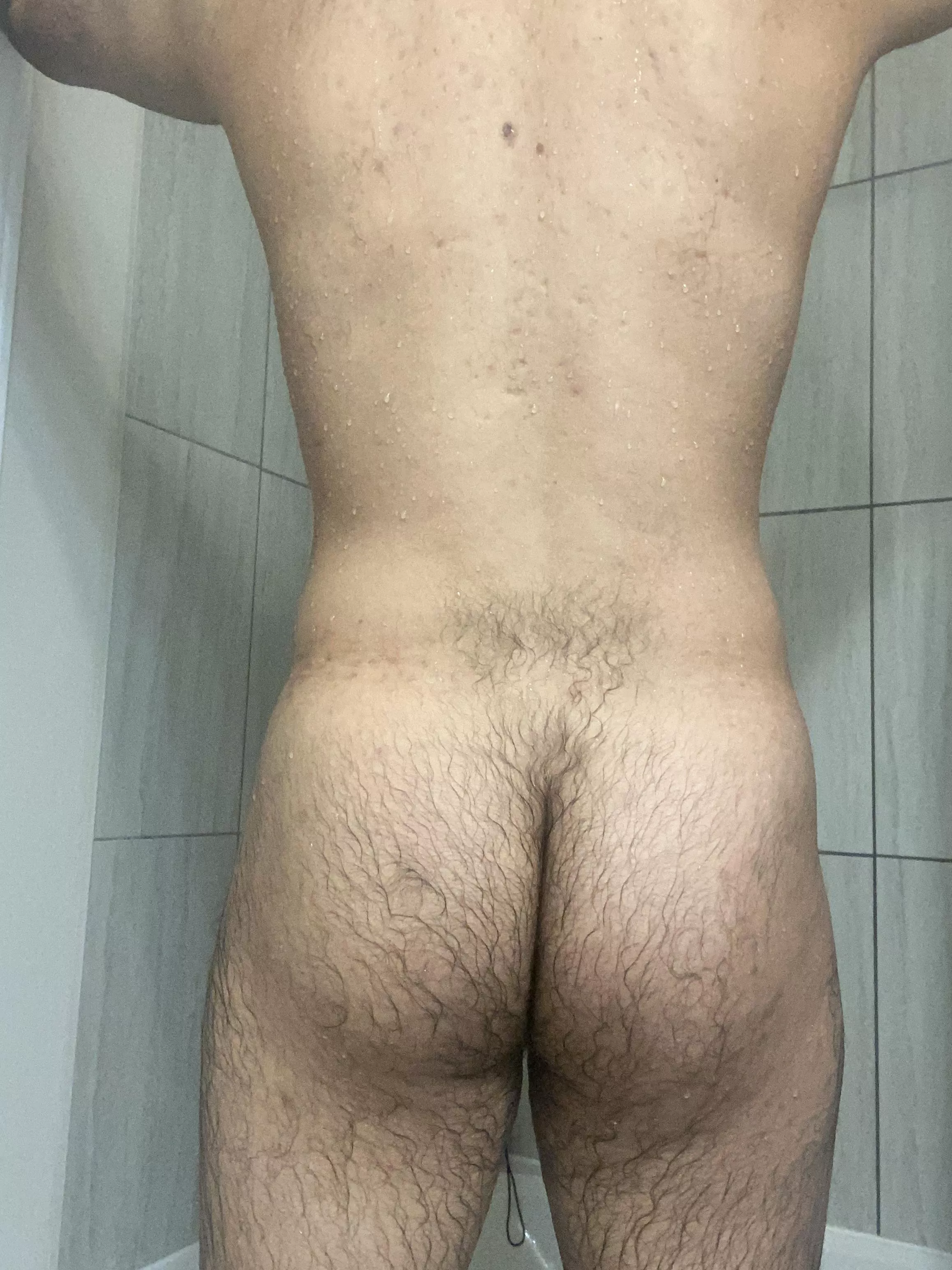 Here’s my giant wet runner’s ass for you;)