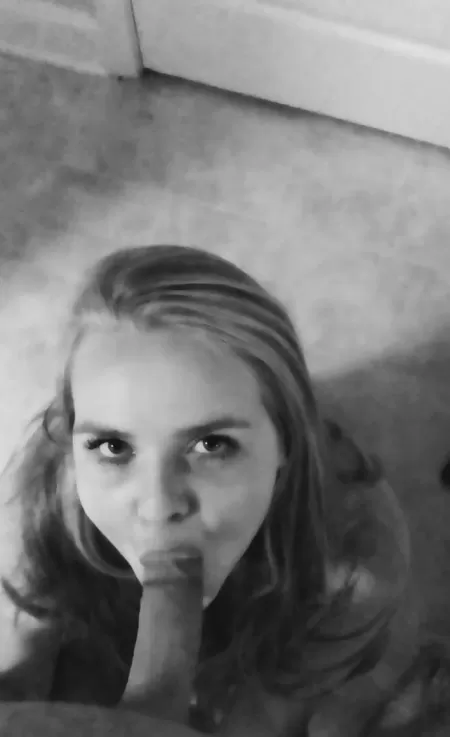 Hey baby 👋 just curious weather or not you recognize this cock?😘 luv ya, see you when you get home. Kik Mrs.Maxwell97