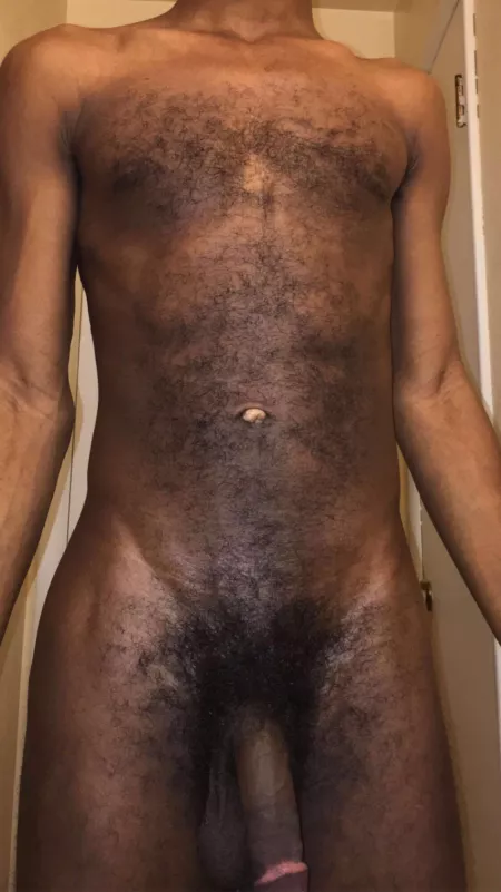 Hey guys. I’m 24 from AZ. Wish u had someone to have fun with😏. Message me, chill guy here. 6ft, bbc, hairy, slim body.