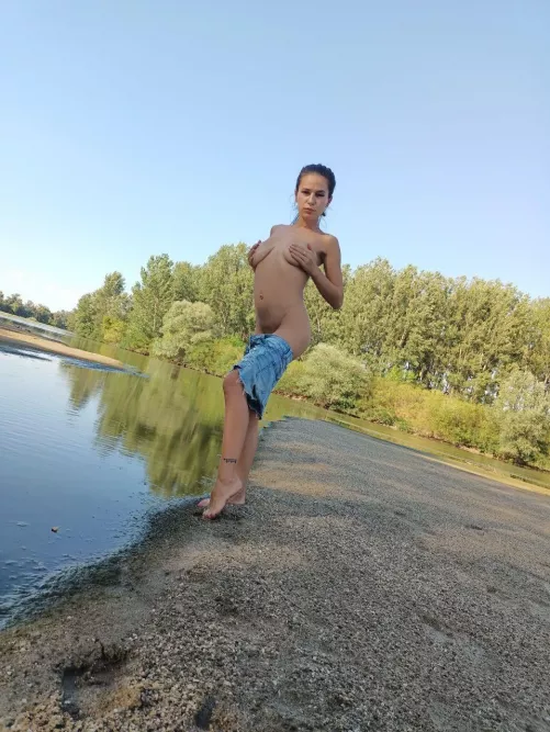 Hey, I’m Zulema, 25 I post daily Masturbation Customs Kinks Dick Rates Uncensored Content