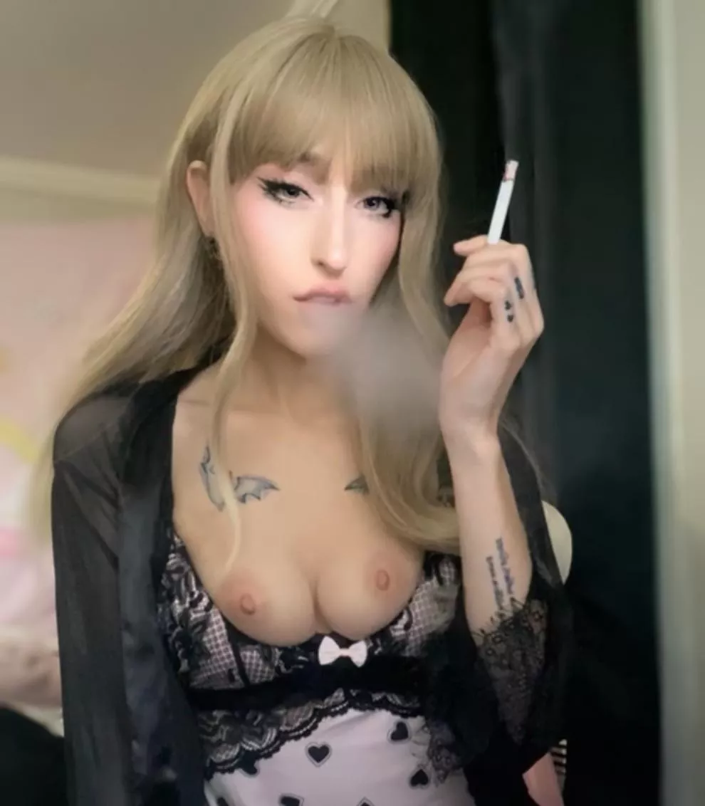 Hi 🖤