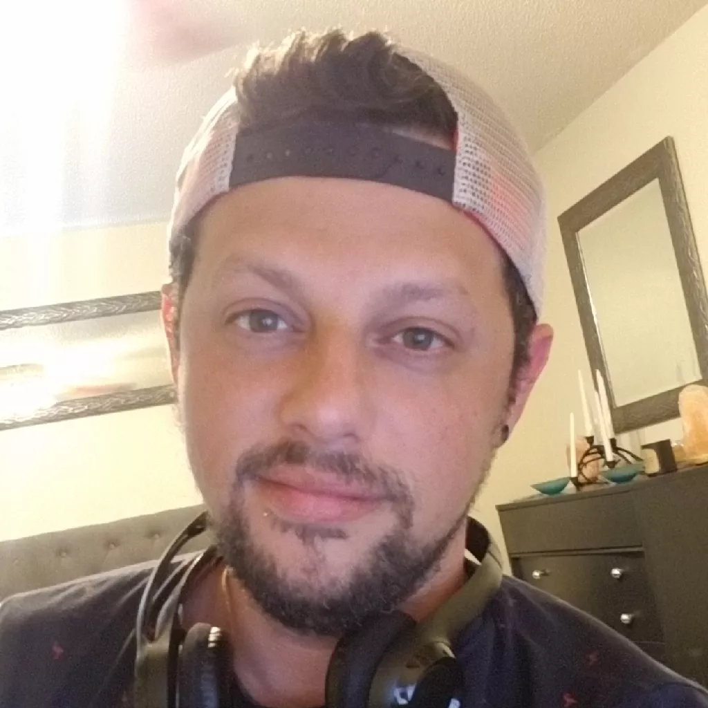 Hi