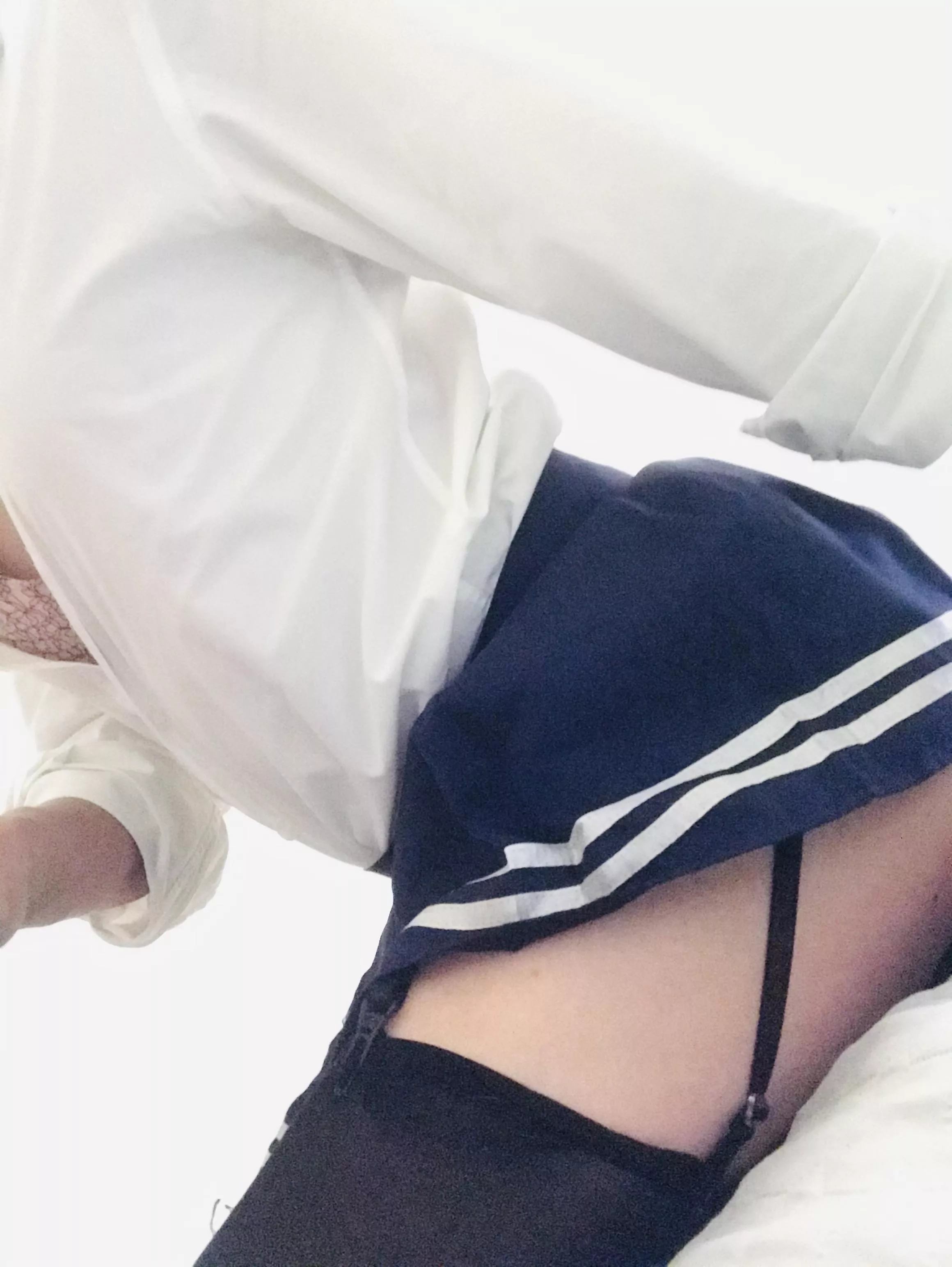 Hi dom daddies :)