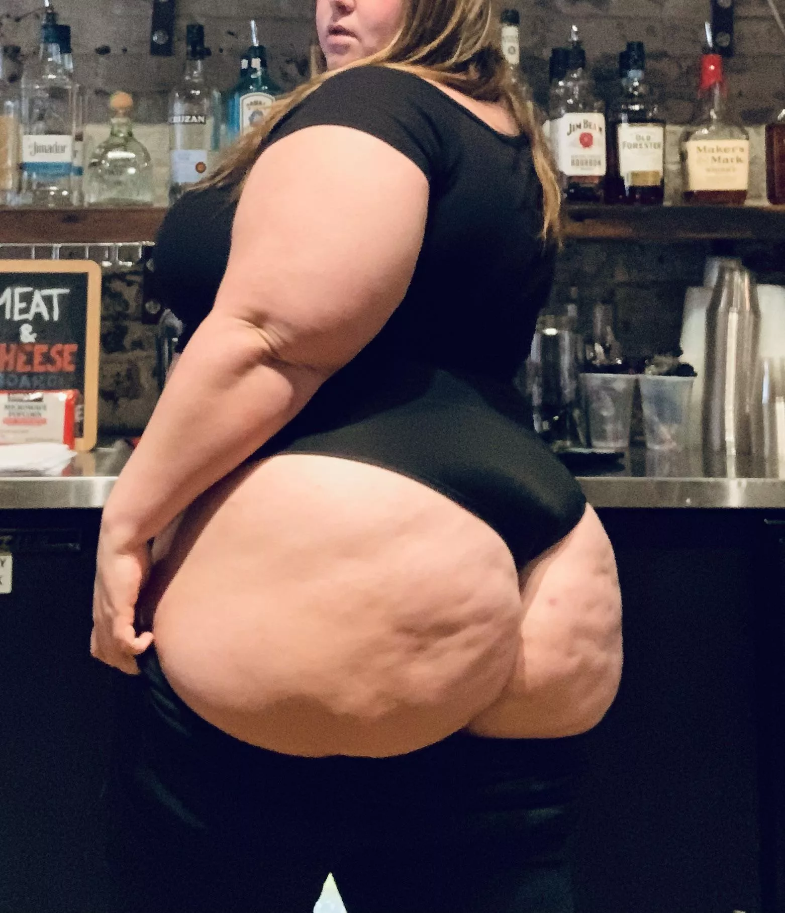 Hi I’m HoneyPotts, I’ll be your bartender for the evening