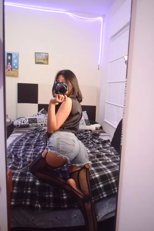 Hi, Im little horny and I like to be recorded while being fucked💘TOP 7%💕All my exclusive adult content is in my OnlyFans💧Link in the comments