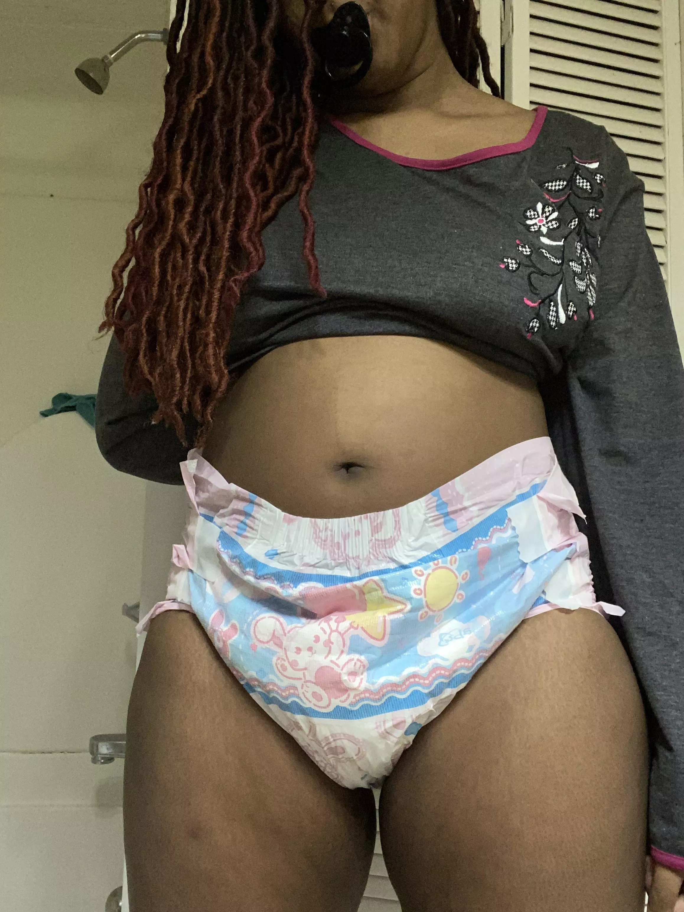 Hi! This is my first diaper pic. I hope you enjoy.