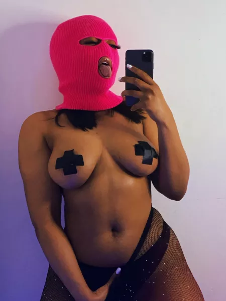 Hitting my Goal is like hitting my G spot 😜😍 Do you wanna help me hit my G spot daddy?