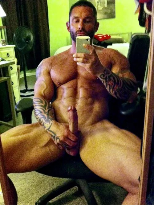 Hola 👋🏻 you dirty fuckers 😈