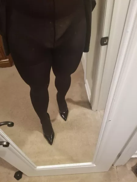 Hope you like my bulge 😉 getting sexy dm's makes me excited 😘