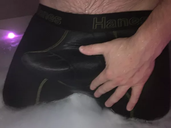 Hot tub black