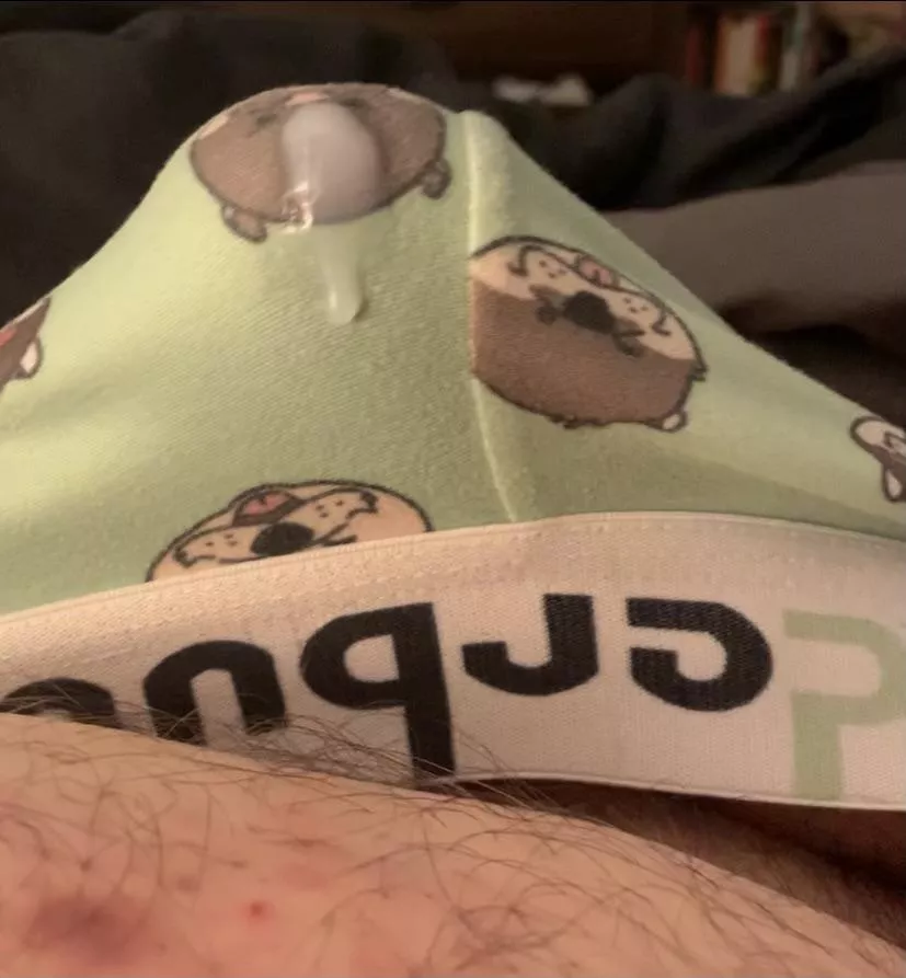 I absolutely love soaking my underwear with cum 🤤