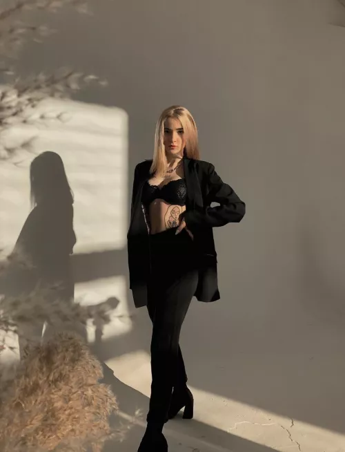 I am ready to fulfill all your wishes, hurry up, while my OF is free😘