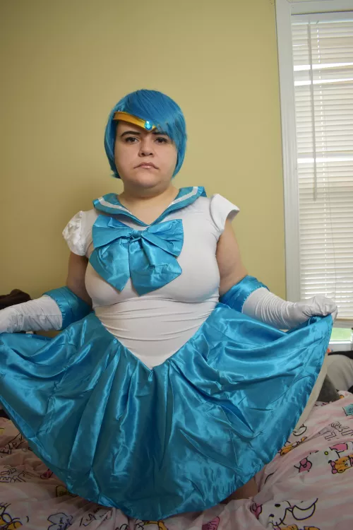 I am the Pretty Guardian who fights for love and for intelligence! Dressed as Sailor Mercury