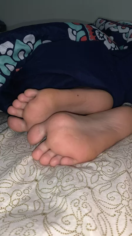 I bet you wish these feet were n your face☺️💕