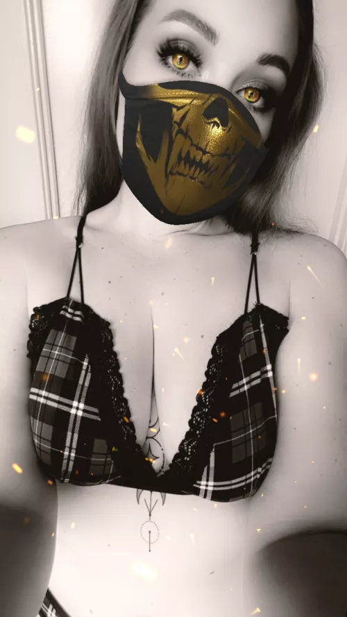 I can be your goth girl if you like? 👉👈