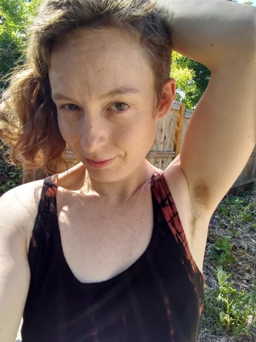 I can't even remember the last time I shaved my pits... Hair on my head is fair game tho 😂