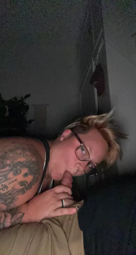 I could suck this cock all day 😜