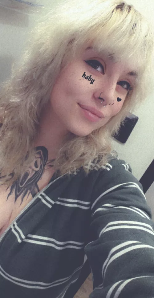 I CUT MY HAIR! Should I color it brown or keep it like this?