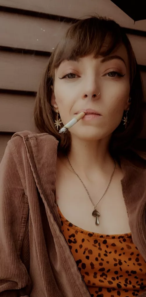 I don't dangle very often, so enjoy 😉