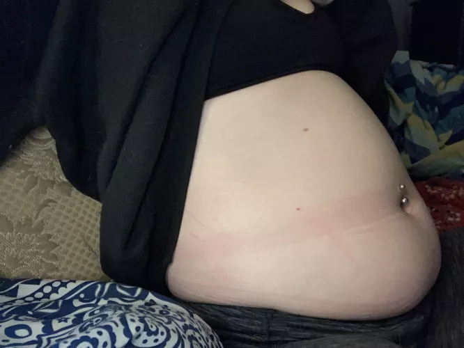 I don’t have a caption. I’m just a chubby slut 🤪❤️