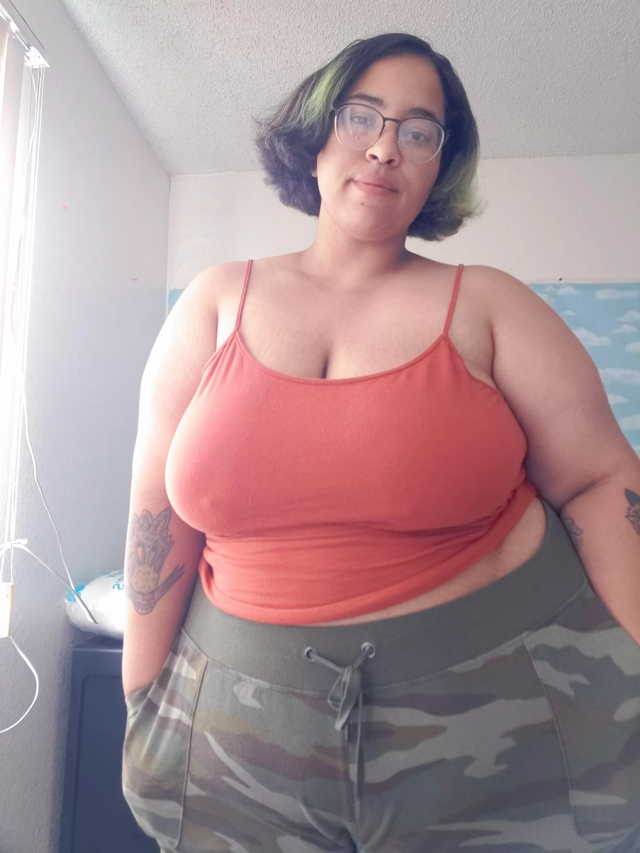 I don't take a lot of clothed pictures anymore lately but hi 🥺