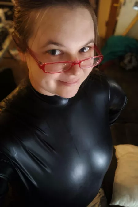 I feel complete once I'm encased in rubber 🖤🖤🖤