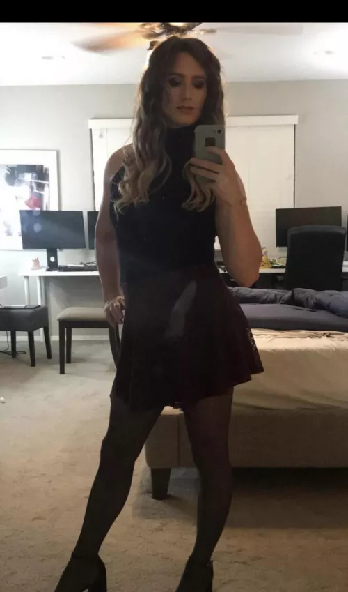 I feel like a mom😍 and she need a daddy to love💋 dm are open