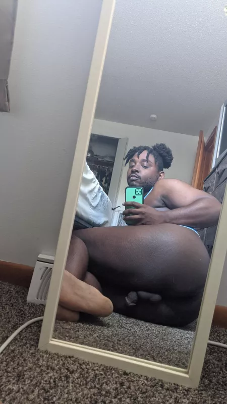 I feel so hot when I smoke I wanna take a million nudes