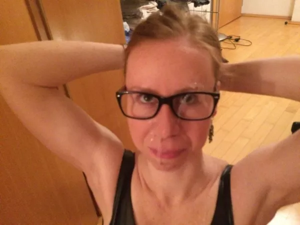 I fucking hate it but if you pay me I'll let you come all over me