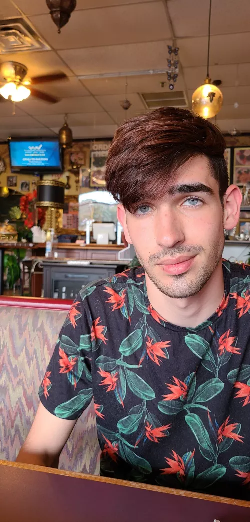 I got lost in his eyes 😊