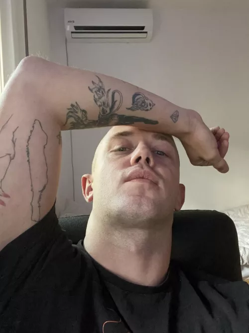 i happen to think i'm a lot of fun, but i also have this nsfw, explicit, uncensored side of me that i love to explore - and it would be dope if you would care to join me along the way 🐽