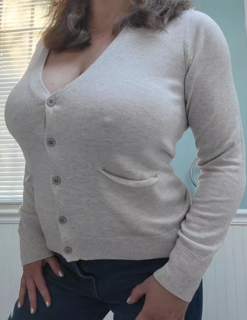 I have a lunch date today. It's definitely sweater weather!