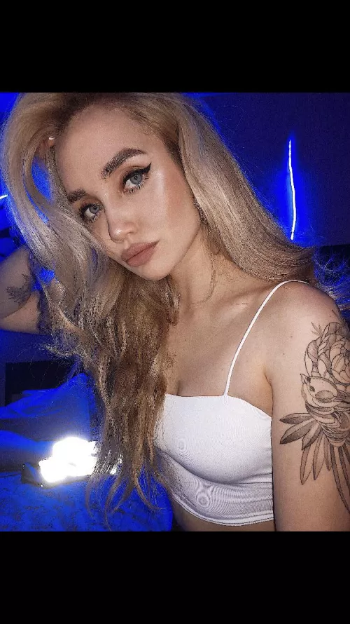 I have something to show 🍑🔥 don ‘t pass by 😘😋