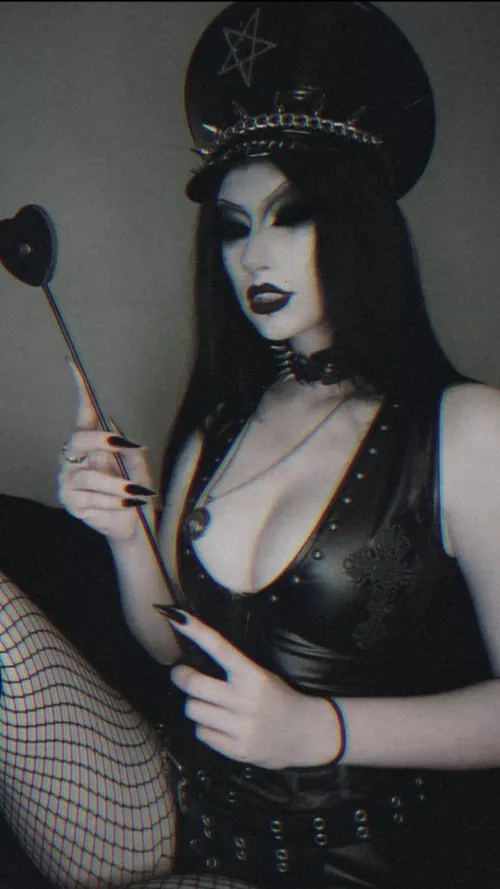 I heard y'all liked PU leather so I dug this one out for you 😉