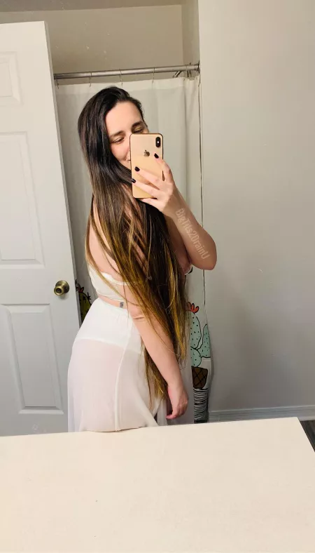 I hope I get noticed by other men at the club tonight.