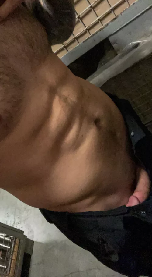 I hope my boss don‘t see me 😛 who would suck me at work?