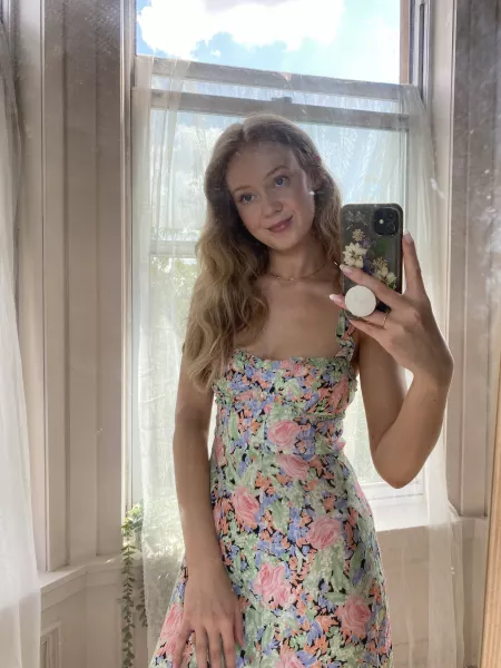 I hope you appreciate this simple selfie! 🥰 [F]