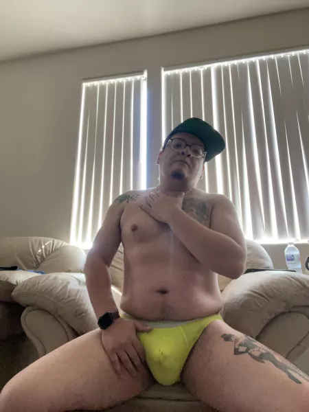 I know I’m not a looker, but I do feel sexy af in briefs! ✊🏻DMs open!