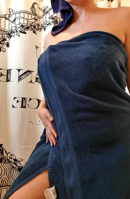 I know you all love my towel nudes... but how about lewds? 😜